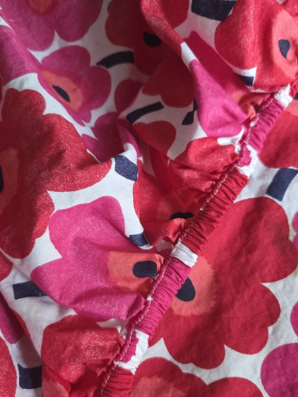 Marimekko Floral Red & Pink Cotton Bedding Fitted Full Sheet Flaw